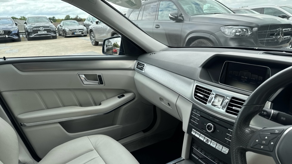 Mercedes-Benz E-Class E250 SE 4dr 7G-Tronic Petrol Saloon - Image 14