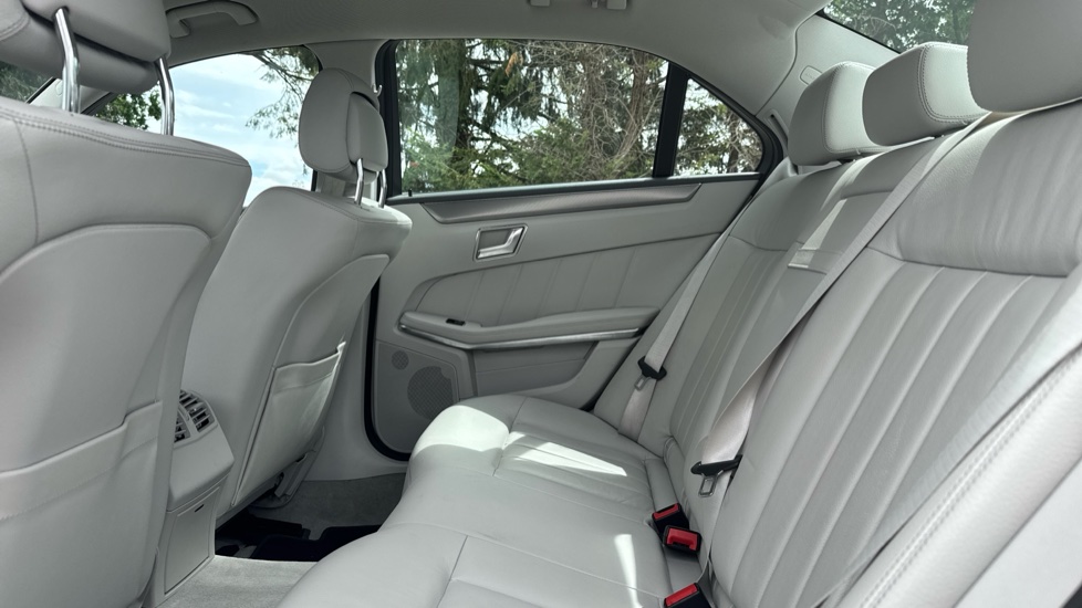 Mercedes-Benz E-Class E250 SE 4dr 7G-Tronic Petrol Saloon - Image 16