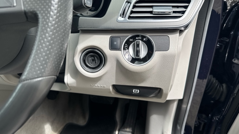 Mercedes-Benz E-Class E250 SE 4dr 7G-Tronic Petrol Saloon - Image 24