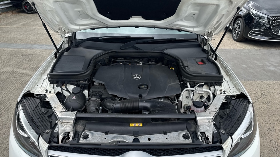 Mercedes-Benz GLC 220d 4Matic AMG Line Premium 5dr 9G-Tronic Diesel Estate - Image 8