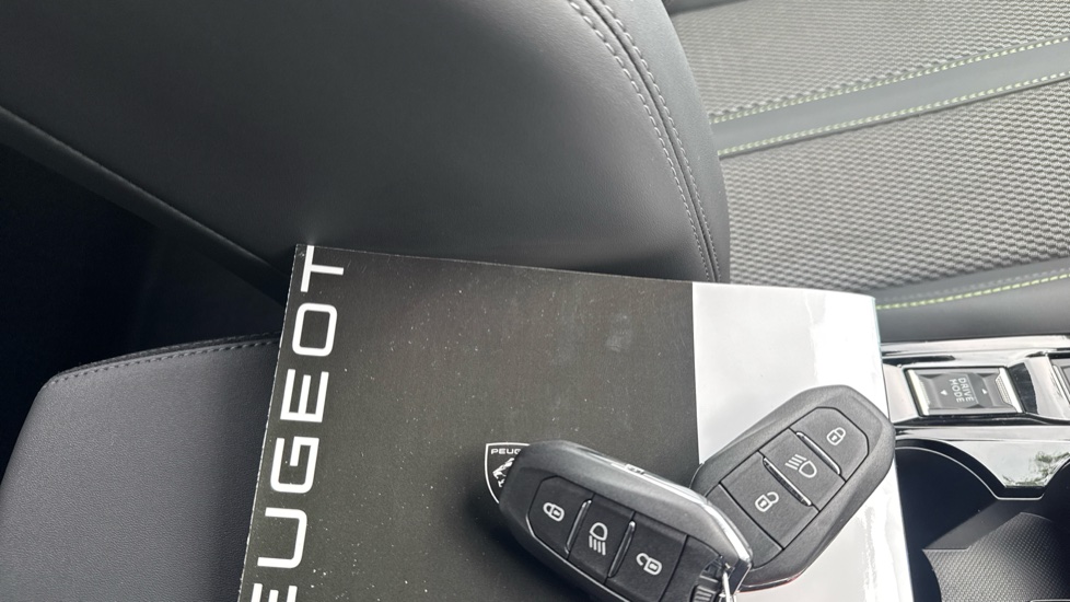 Peugeot 2008 1.2 PureTech 130 GT 5dr EAT8 Petrol Estate - Image 19