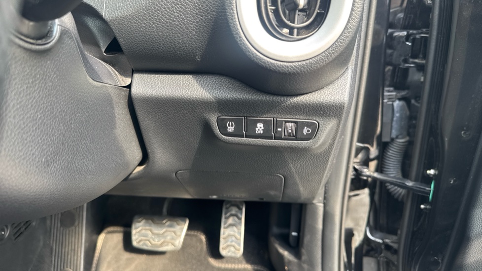 Kia Picanto 1.0 X-Line S 5dr Auto Petrol Hatchback - Image 25