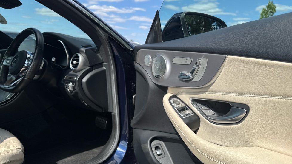 Mercedes-Benz C-Class C220d AMG Line Premium Plus 2dr 9G-Tronic Diesel Coupe - Image 22