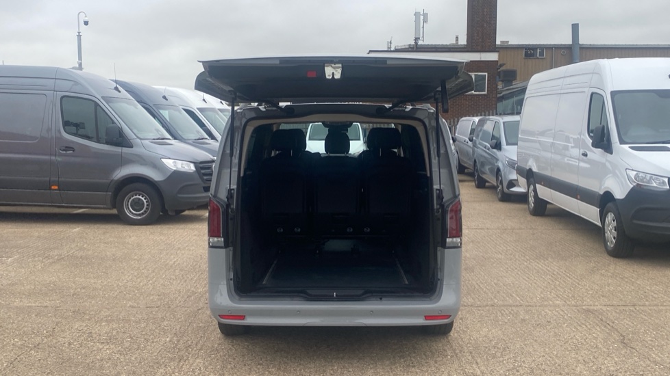 Mercedes-Benz Vito L2 Diesel Rwd 119CDI Select Crew Van 9G-Tronic - Image 11
