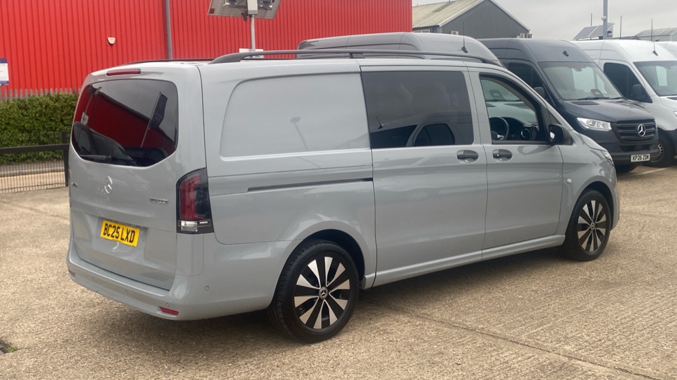 Mercedes-Benz Vito L2 Diesel Rwd 119CDI Select Crew Van 9G-Tronic - Image 9