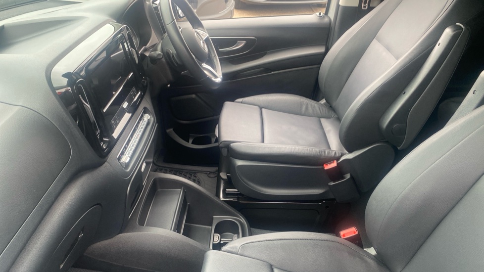 Mercedes-Benz Vito L2 Diesel Rwd 119CDI Select Crew Van 9G-Tronic - Image 19