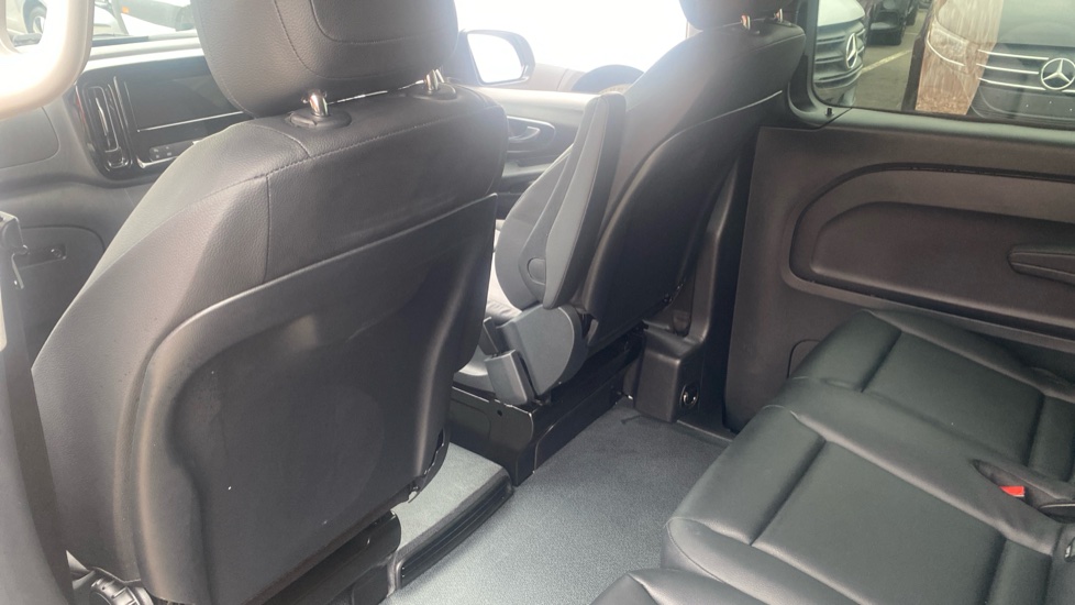 Mercedes-Benz Vito L2 Diesel Rwd 119CDI Select Crew Van 9G-Tronic - Image 21