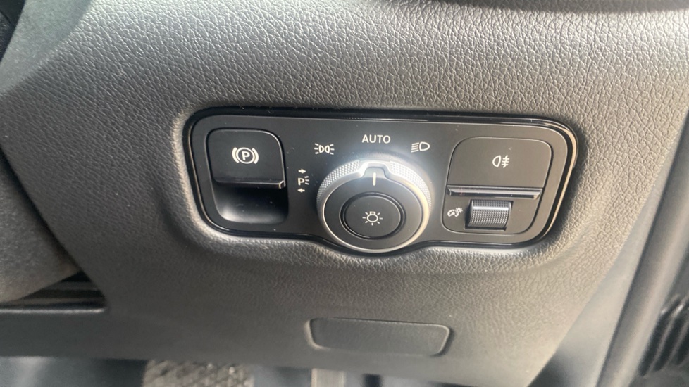 Mercedes-Benz Vito L2 Diesel Rwd 119CDI Select Crew Van 9G-Tronic - Image 38
