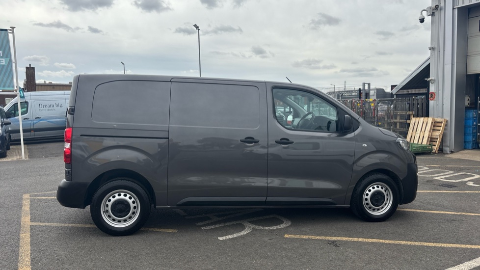 Peugeot Expert L1 Diesel 2.0 BlueHDi 145 Professional Van - Image 9