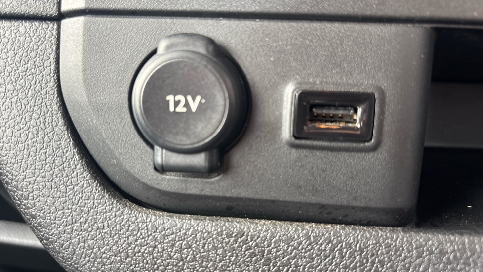 Peugeot Expert L1 Diesel 2.0 BlueHDi 145 Professional Van - Image 23