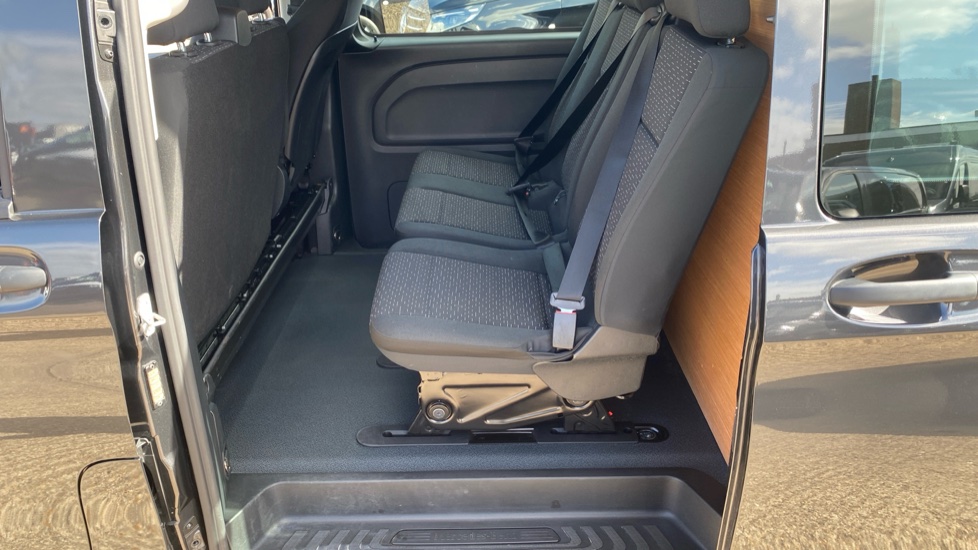 Mercedes-Benz Vito L2 Diesel Rwd 119CDI Select Crew Van 9G-Tronic - Image 23