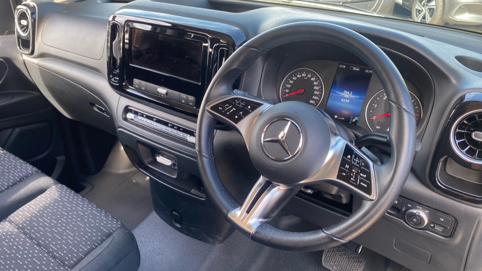 Mercedes-Benz Vito L2 Diesel Rwd 119CDI Select Crew Van 9G-Tronic - Image 18