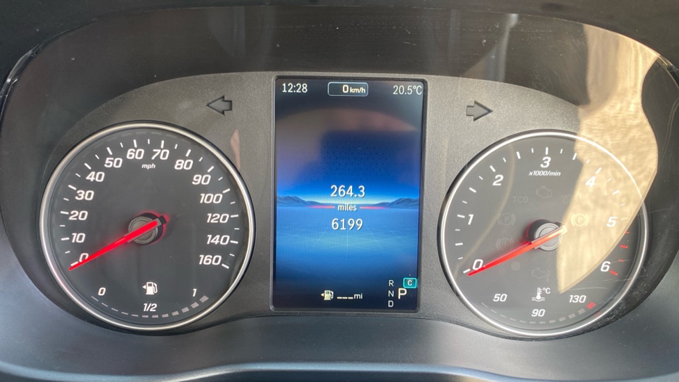 Mercedes-Benz Vito L2 Diesel Rwd 119CDI Select Crew Van 9G-Tronic - Image 24