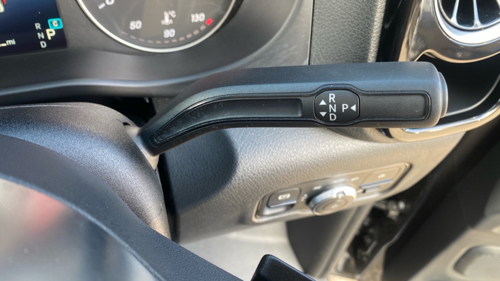 Mercedes-Benz Vito L2 Diesel Rwd 119CDI Select Crew Van 9G-Tronic - Image 31