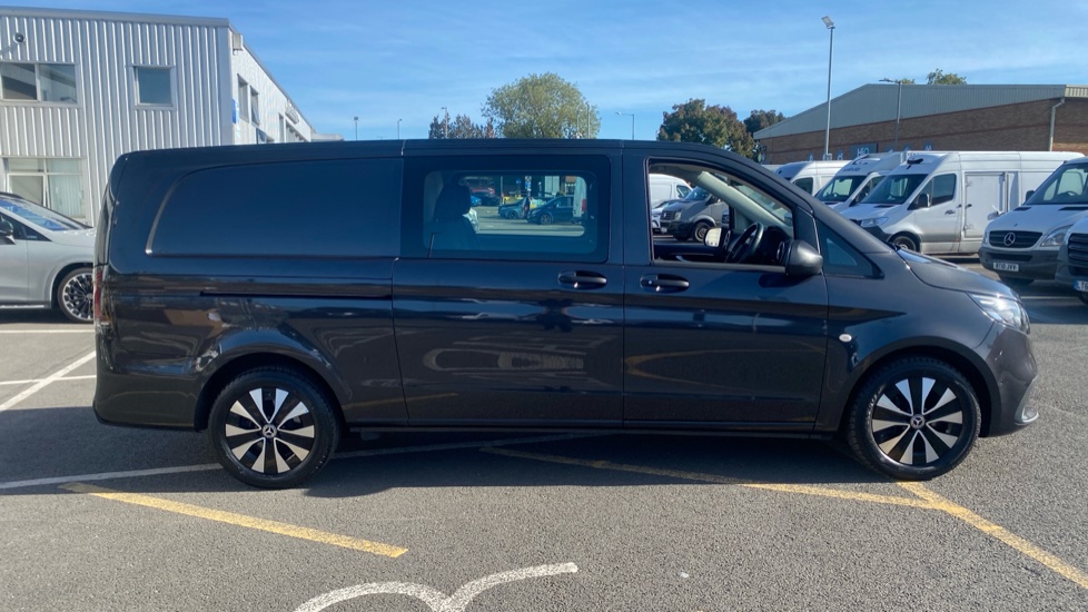 Mercedes-Benz Vito L3 Diesel Rwd 119CDI Select Crew Van 9G-Tronic - Image 8