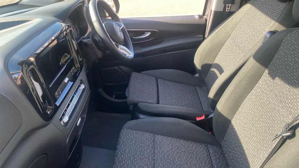 Mercedes-Benz Vito L3 Diesel Rwd 119CDI Select Crew Van 9G-Tronic - Image 17