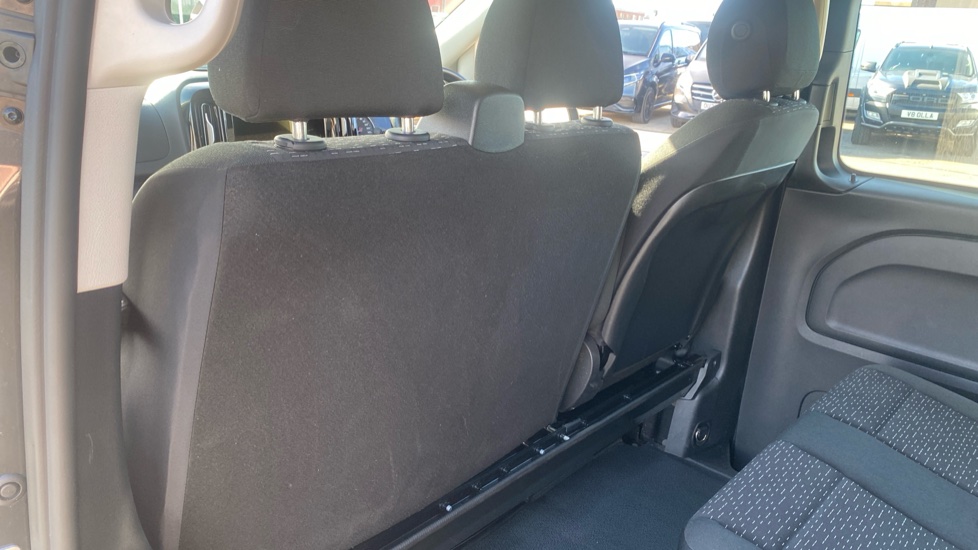 Mercedes-Benz Vito L3 Diesel Rwd 119CDI Select Crew Van 9G-Tronic - Image 19