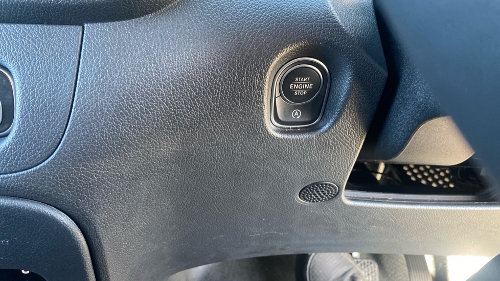 Mercedes-Benz Vito L3 Diesel Rwd 119CDI Select Crew Van 9G-Tronic - Image 37