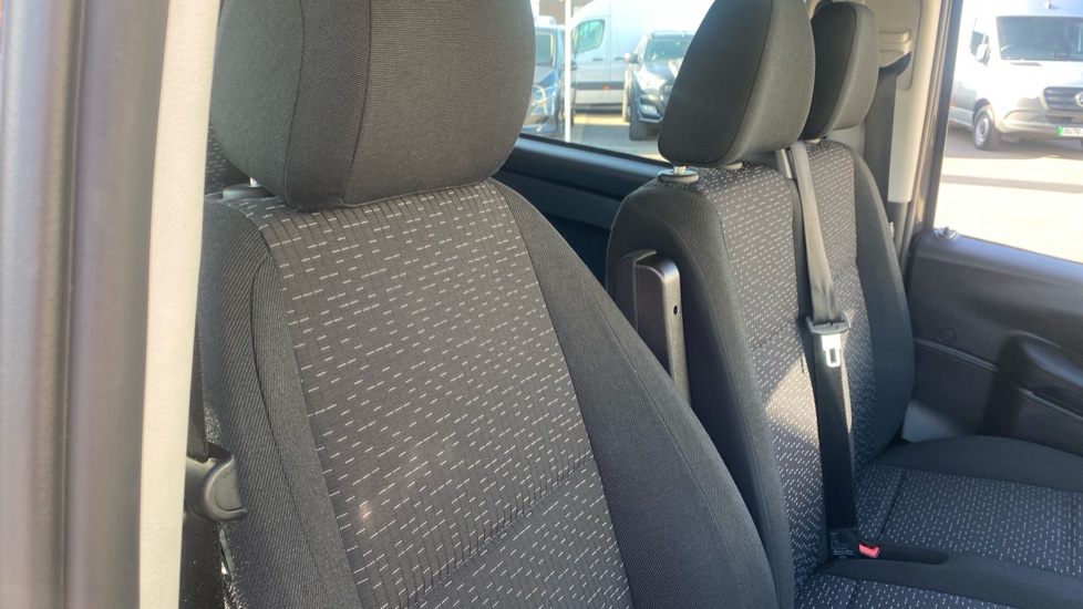 Mercedes-Benz Vito L3 Diesel Rwd 119CDI Select Crew Van 9G-Tronic - Image 18