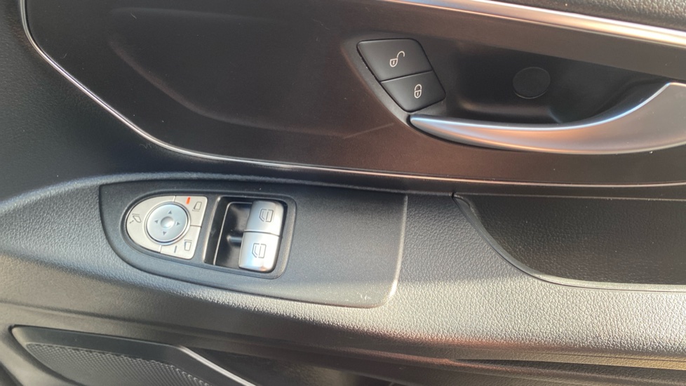 Mercedes-Benz Vito Tourer L3 Diesel Rwd 116 CDI Select 9-Seater 9G-Tronic - Image 32