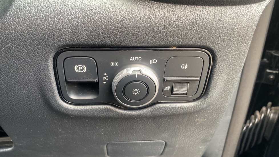 Mercedes-Benz Vito Tourer L3 Diesel Rwd 116 CDI Select 9-Seater 9G-Tronic - Image 35