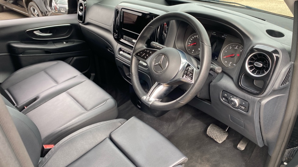 Mercedes-Benz Vito Tourer L3 Diesel Rwd 116 CDI Select 9-Seater 9G-Tronic - Image 3