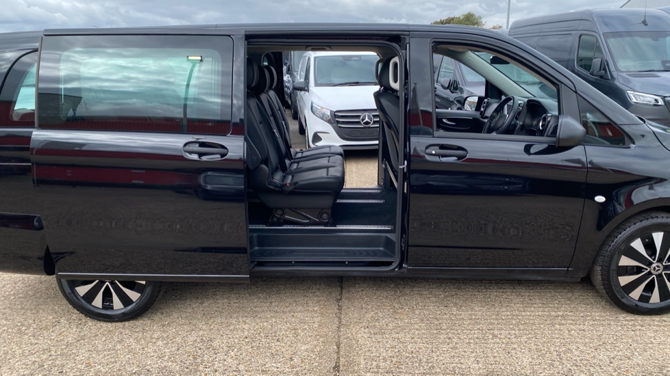 Mercedes-Benz Vito Tourer L3 Diesel Rwd 116 CDI Select 9-Seater 9G-Tronic - Image 12