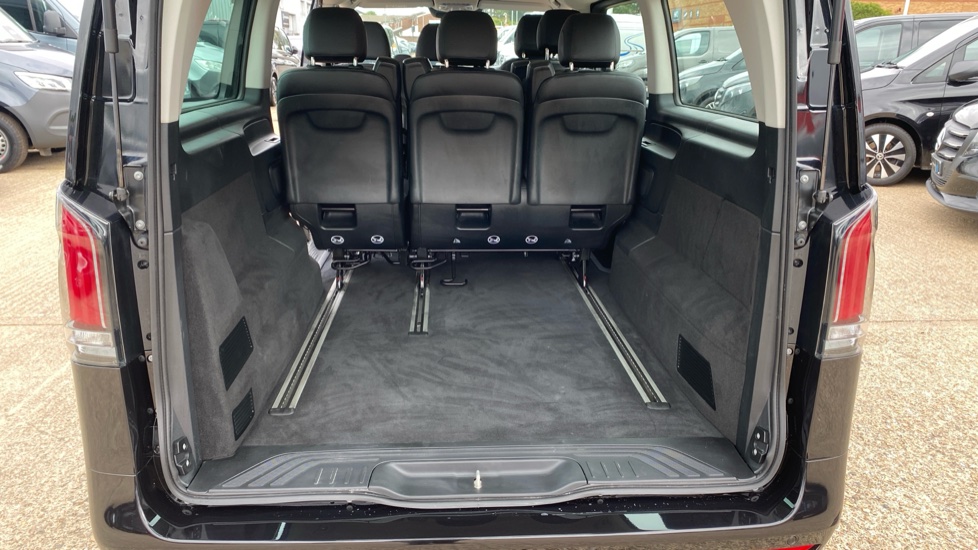 Mercedes-Benz Vito Tourer L3 Diesel Rwd 116 CDI Select 9-Seater 9G-Tronic - Image 17