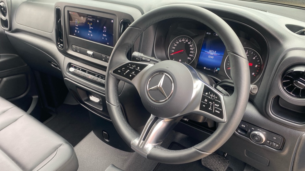 Mercedes-Benz Vito Tourer L3 Diesel Rwd 114 CDI Pro 9-Seater 9G-Tronic - Image 24