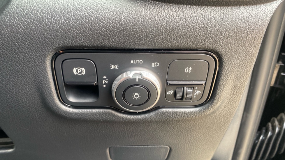 Mercedes-Benz Vito Tourer L3 Diesel Rwd 114 CDI Pro 9-Seater 9G-Tronic - Image 35