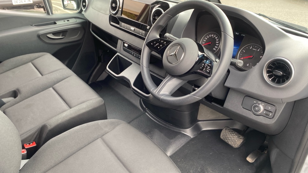 Mercedes-Benz Sprinter 315Cdi L3 Diesel Rwd 3.5t H2 Pro Van 9G-Tronic - Image 3