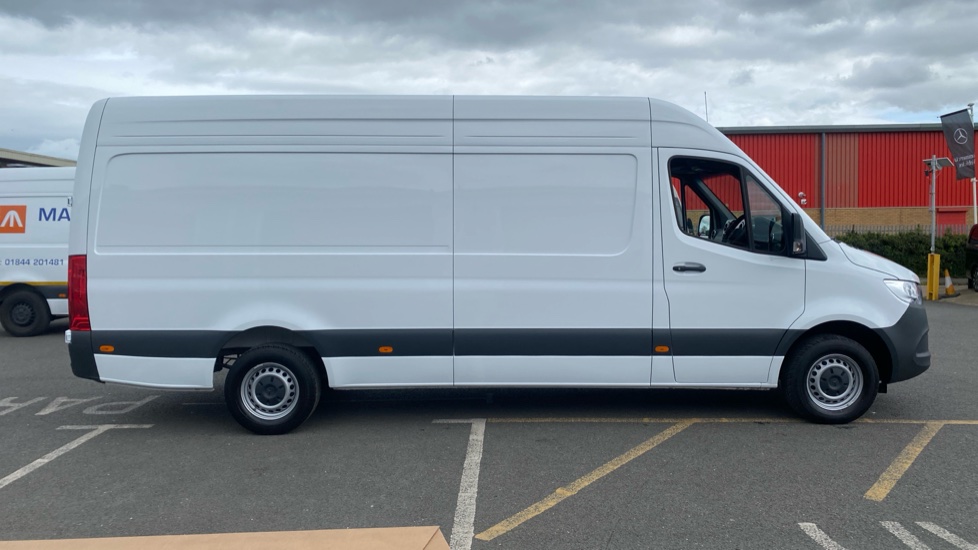 Mercedes-Benz Sprinter 315Cdi L3 Diesel Rwd 3.5t H2 Pro Van 9G-Tronic - Image 8