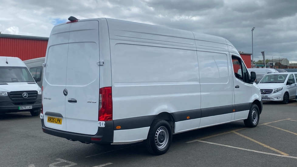 Mercedes-Benz Sprinter 315Cdi L3 Diesel Rwd 3.5t H2 Pro Van 9G-Tronic - Image 9