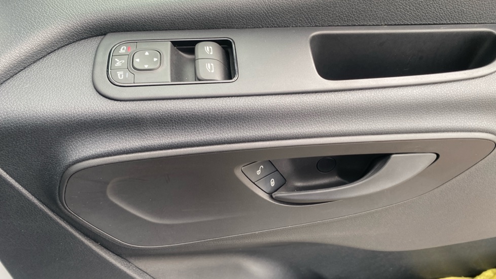 Mercedes-Benz Sprinter 315Cdi L3 Diesel Rwd 3.5t H2 Pro Van 9G-Tronic - Image 32