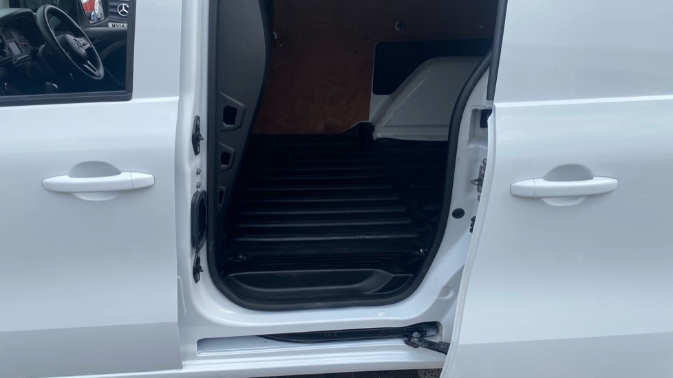 Mercedes-Benz Citan L1 Diesel 110CDI Progressive Van - Image 6