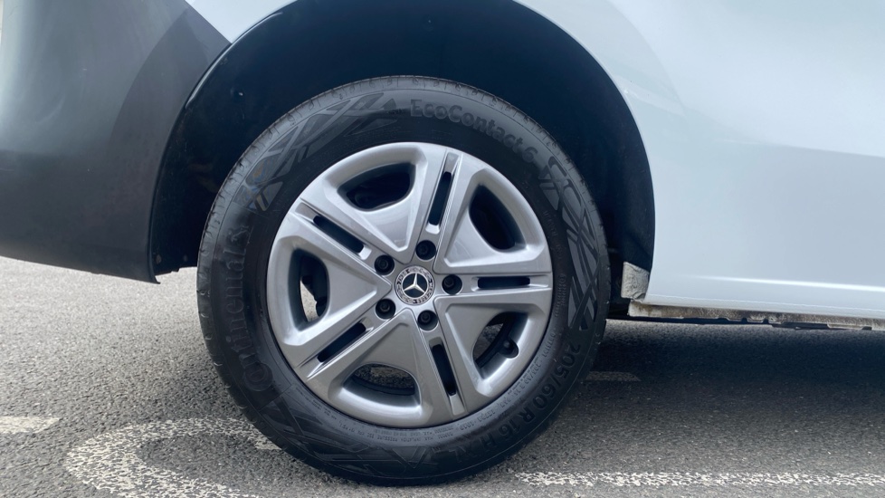 Mercedes-Benz Citan L1 Diesel 110CDI Progressive Van - Image 12