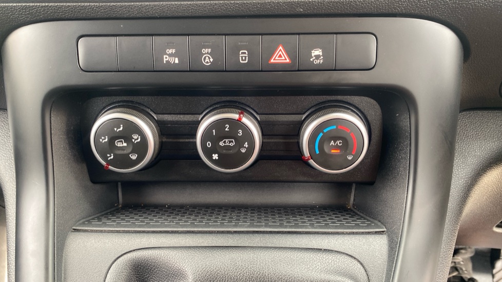 Mercedes-Benz Citan L1 Diesel 110CDI Progressive Van - Image 25