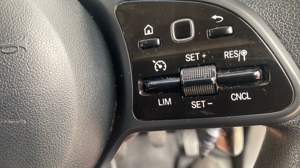 Mercedes-Benz Citan L1 Diesel 110CDI Progressive Van - Image 30