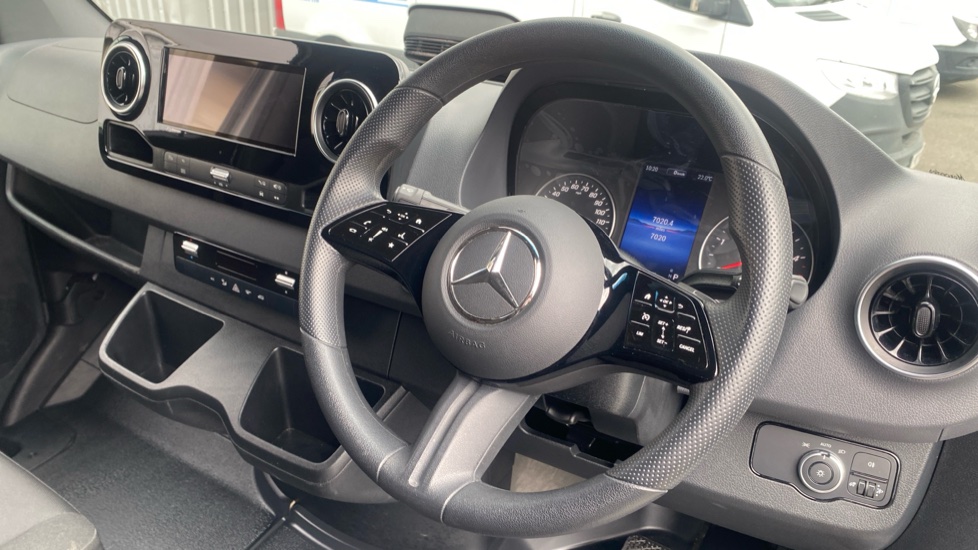 Mercedes-Benz Sprinter 315Cdi L3 Diesel Rwd 3.5t H2 Pro Van 9G-Tronic - Image 16