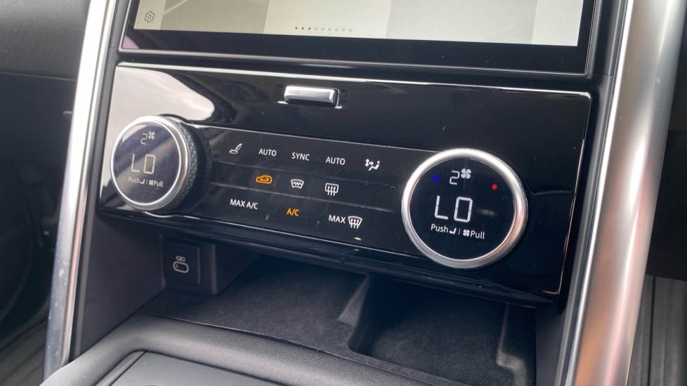 Land Rover Discovery Diesel 3.0 D300 HSE Commercial Auto - Image 31