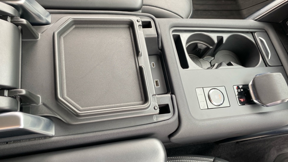 Land Rover Discovery Diesel 3.0 D300 HSE Commercial Auto - Image 33