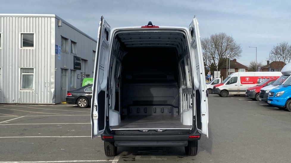 Mercedes-Benz Sprinter E314 L2 Electric Rwd 100kW 81kWh Pro Van Auto - Image 14