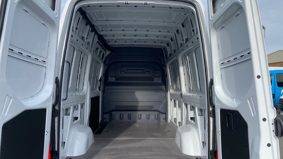 Mercedes-Benz Sprinter E314 L2 Electric Rwd 100kW 81kWh Pro Van Auto - Image 3
