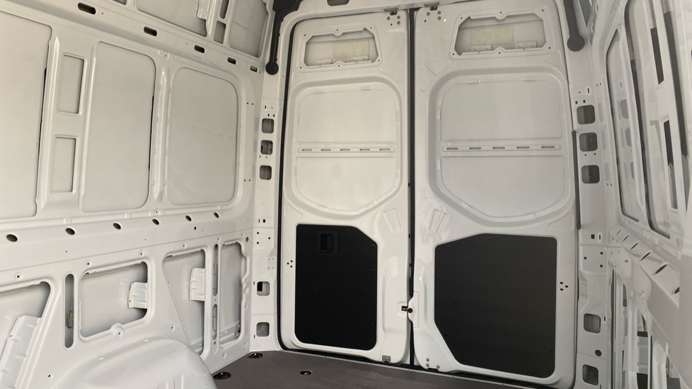 Mercedes-Benz Sprinter E314 L2 Electric Rwd 100kW 81kWh Pro Van Auto - Image 16