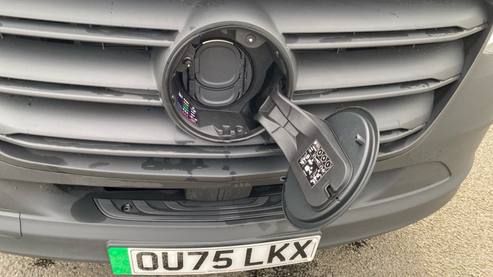 Mercedes-Benz Sprinter E314 L2 Electric Rwd 100kW 81kWh Pro Van Auto - Image 36