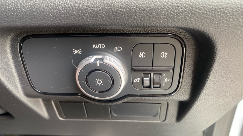 Mercedes-Benz Citan L1 Diesel 110CDI Pro Van - Image 31