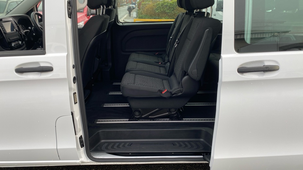 Mercedes-Benz Vito ELr Tourer L3 Electric Fwd 150kW 100kWh Premium 9-Seater Auto - Image 14