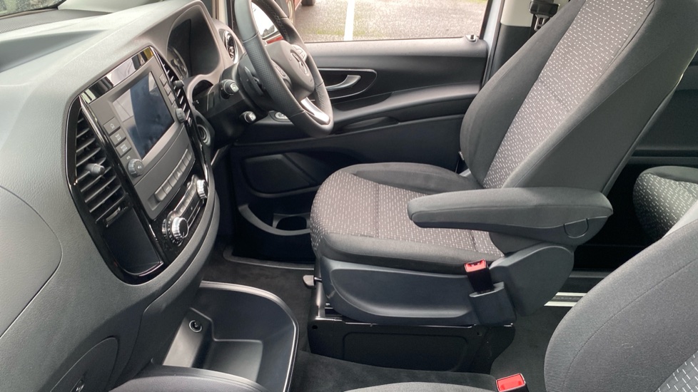 Mercedes-Benz Vito ELr Tourer L3 Electric Fwd 150kW 100kWh Premium 9-Seater Auto - Image 17