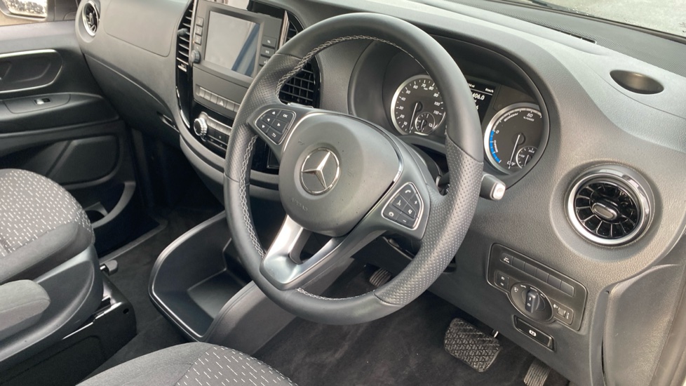 Mercedes-Benz Vito ELr Tourer L3 Electric Fwd 150kW 100kWh Premium 9-Seater Auto - Image 19