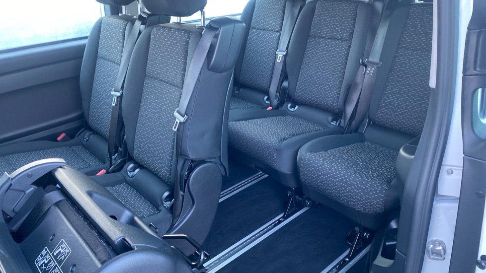 Mercedes-Benz Vito ELr Tourer L3 Electric Fwd 150kW 100kWh Premium 9-Seater Auto - Image 24